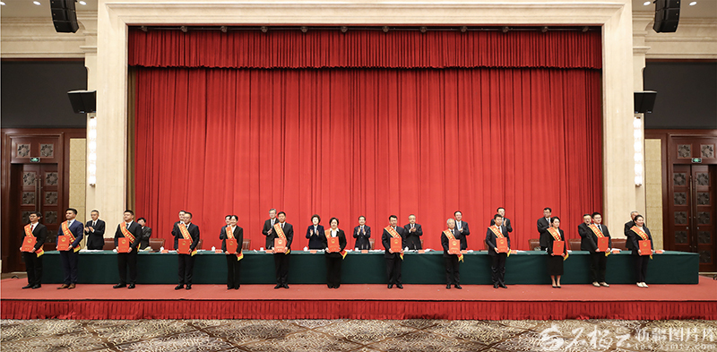 自治区科技创新大会召开